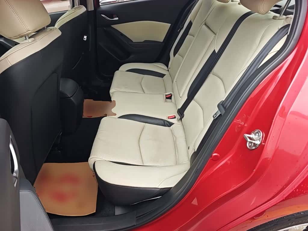 Mazda Mazda3, 2015 17
