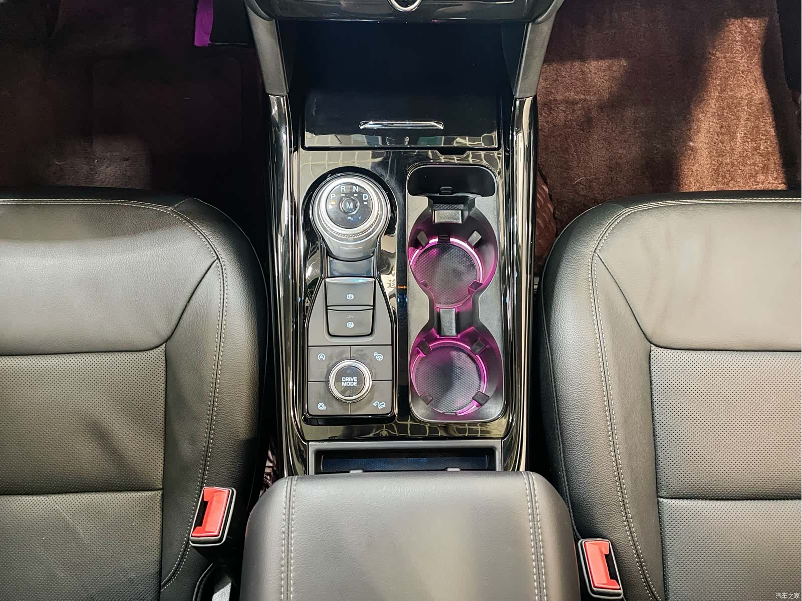 Ford Explorer, 2021 21