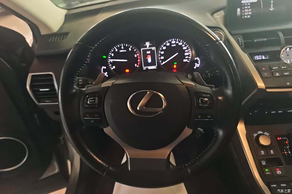 Lexus NX, 2016 15