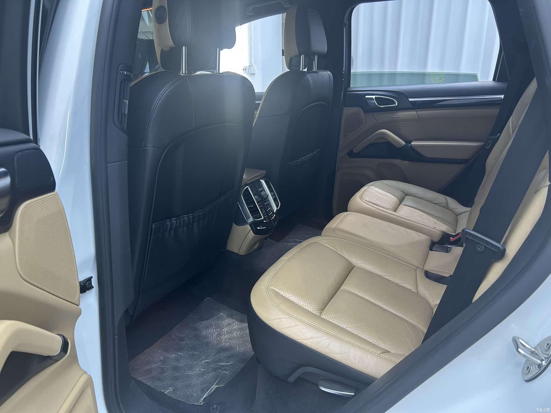 Porsche Cayenne, 2015 12