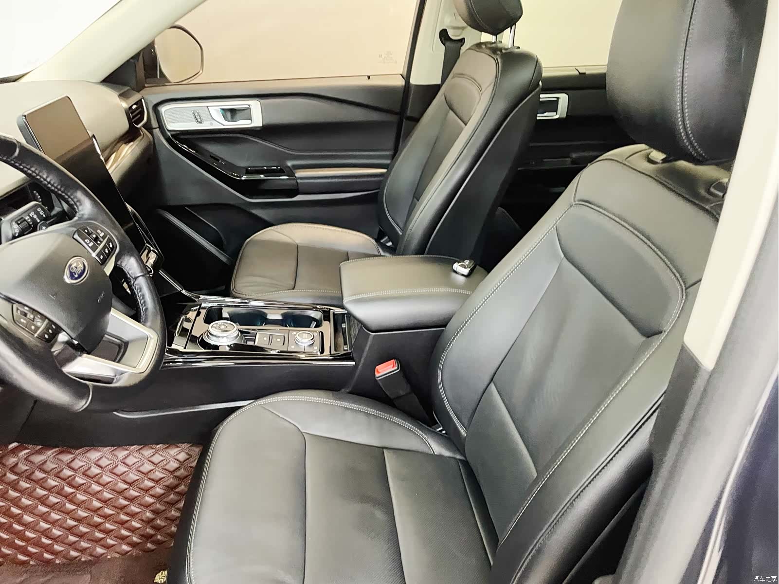 Ford Explorer, 2021 16
