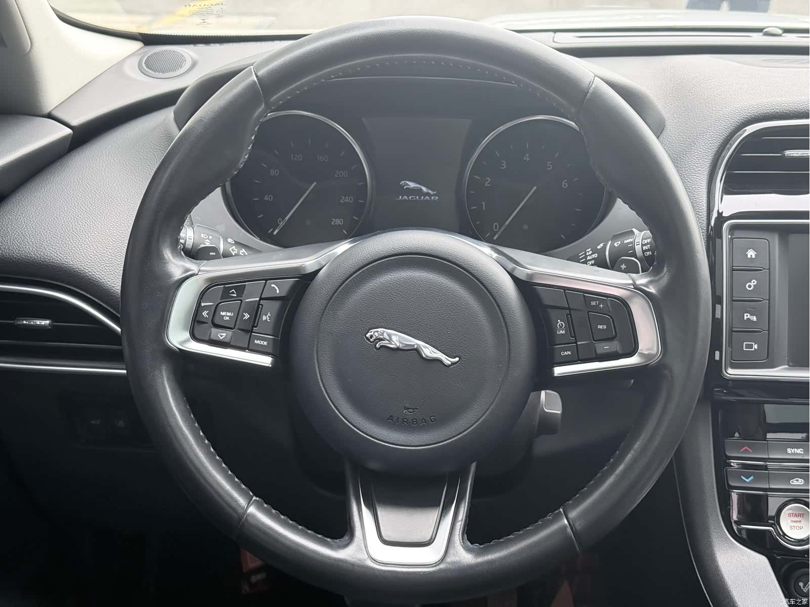 Jaguar F-PACE, 2018 10