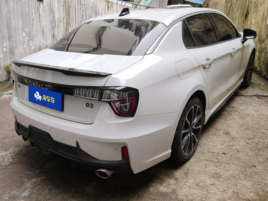 Lynk & Co 03 Lynk & Co 03