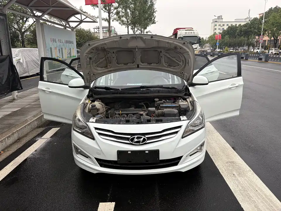 Hyundai Rena