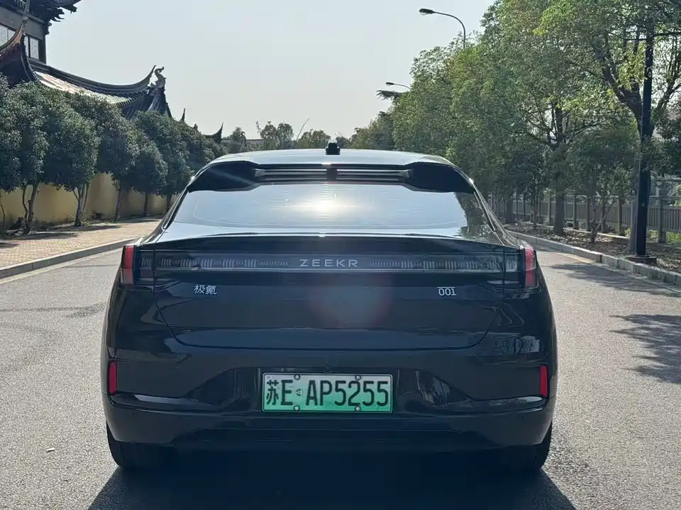 Zeekr 001