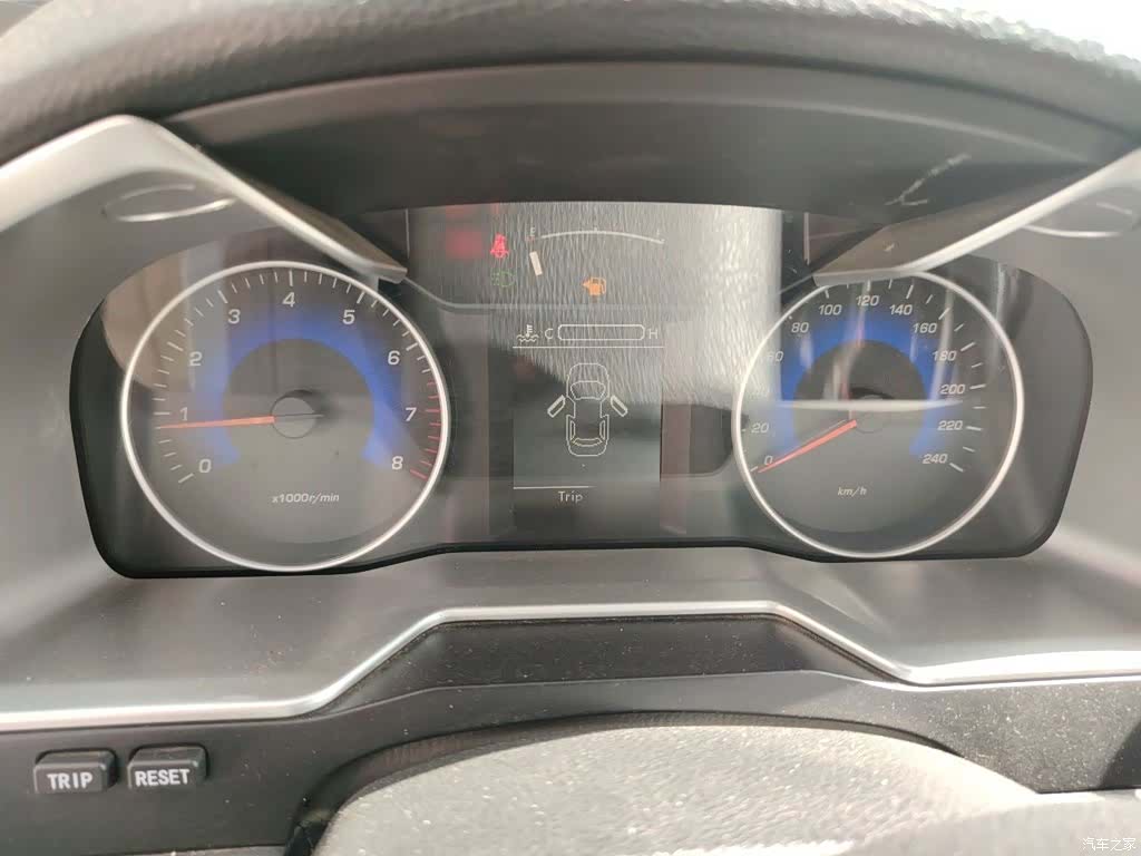 Geely Emgrand, 2017 4