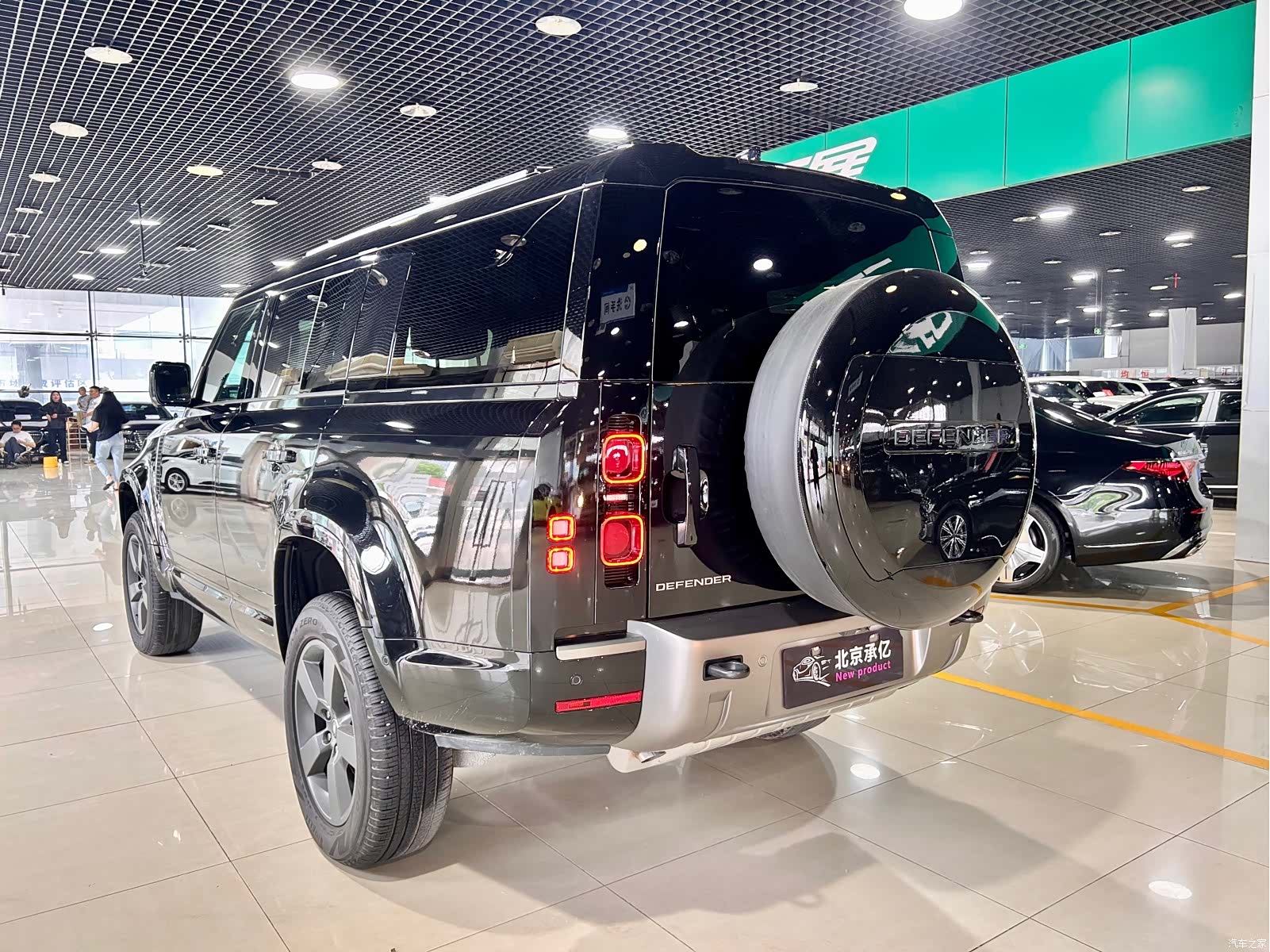 Land Rover Defender, 2025 18