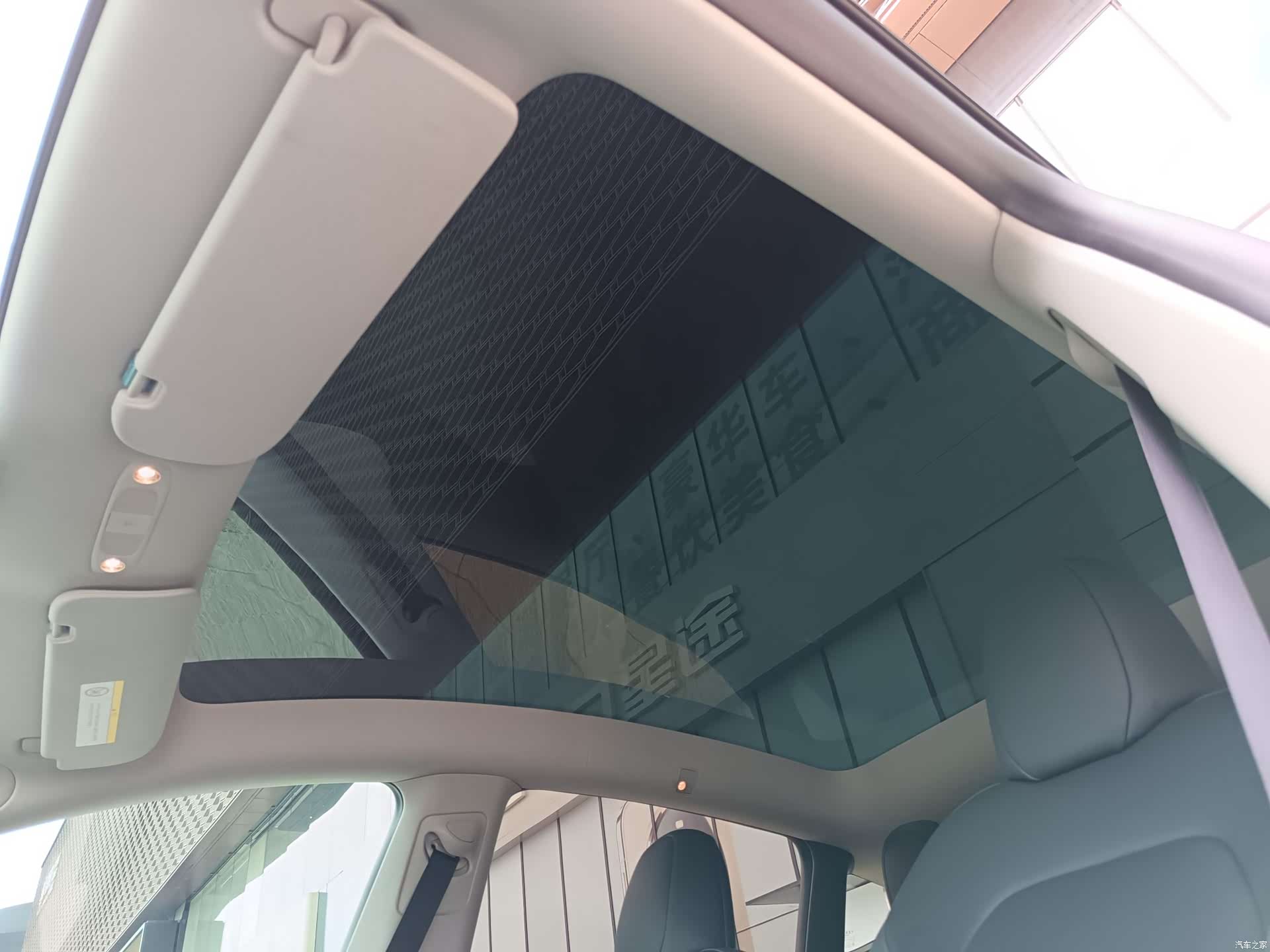 Tesla Model Y, 2024 17