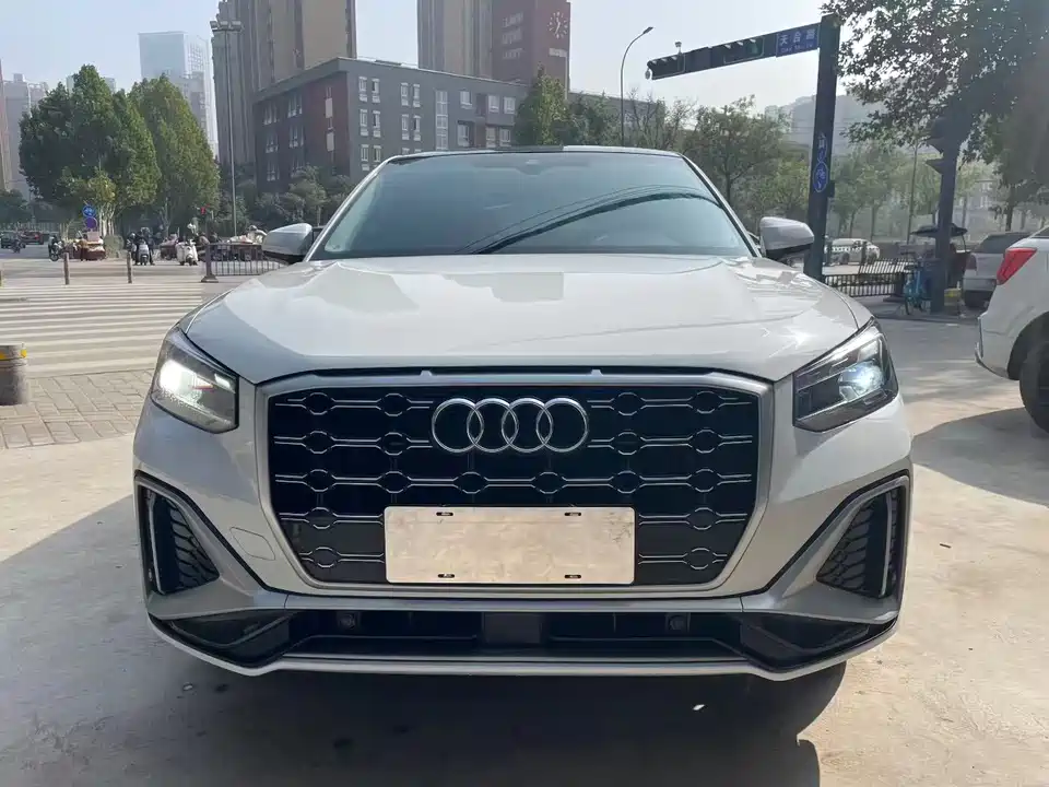 Audi Q2L