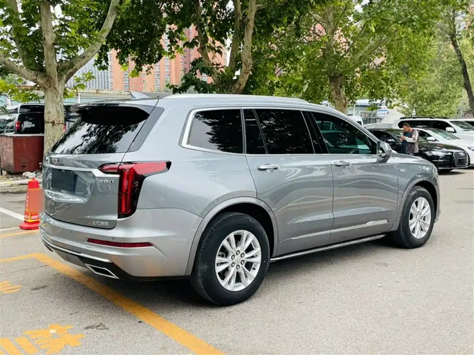Cadillac XT6