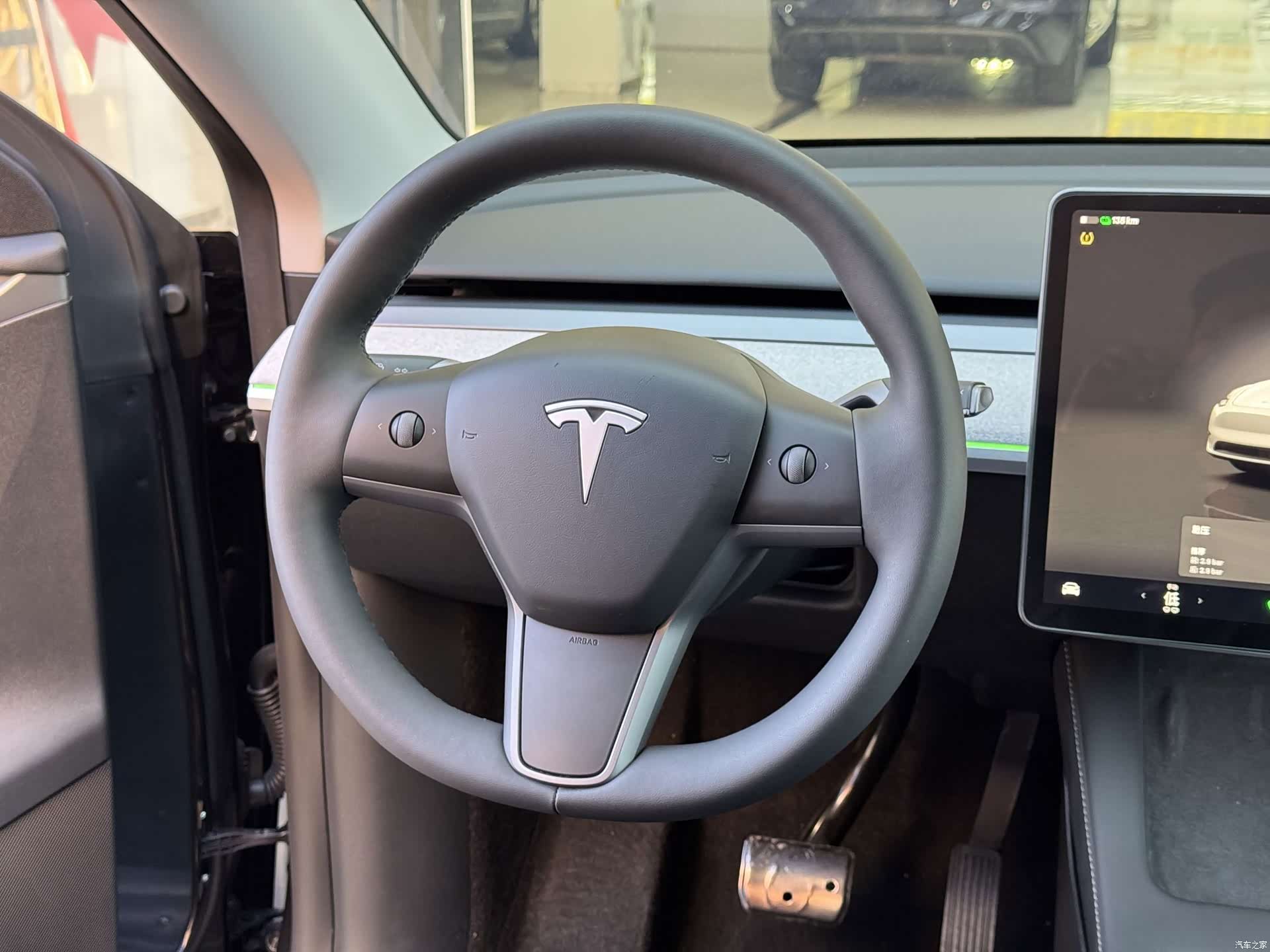 Tesla Model Y, 2024 13