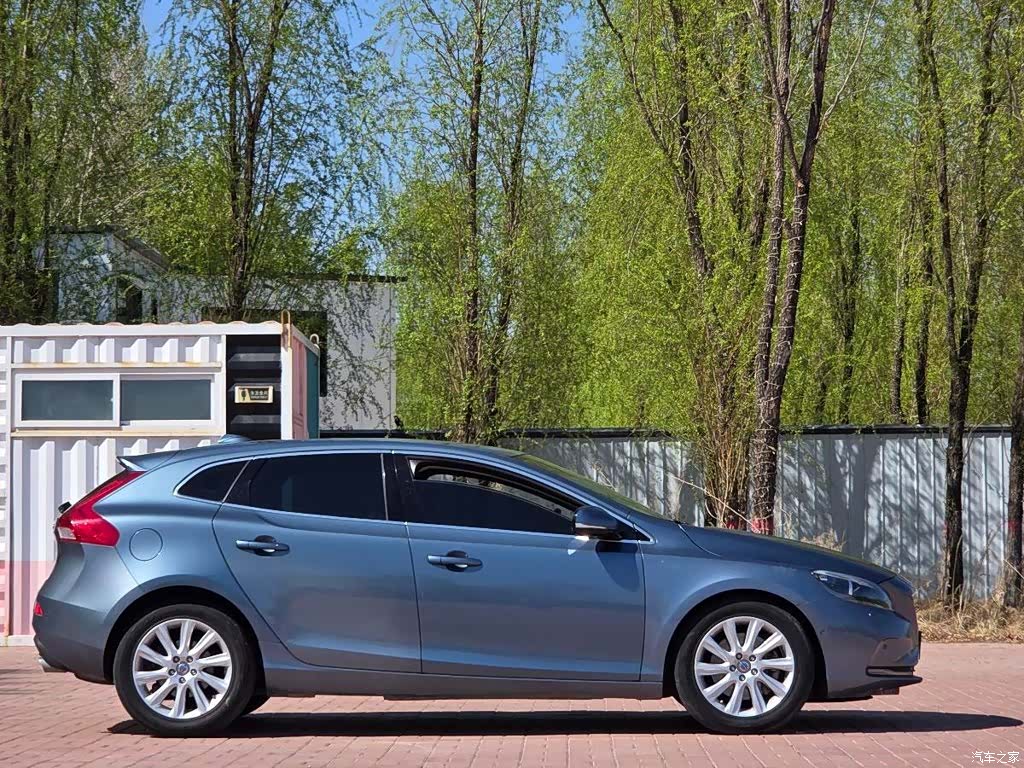 Volvo V40, 2013 11