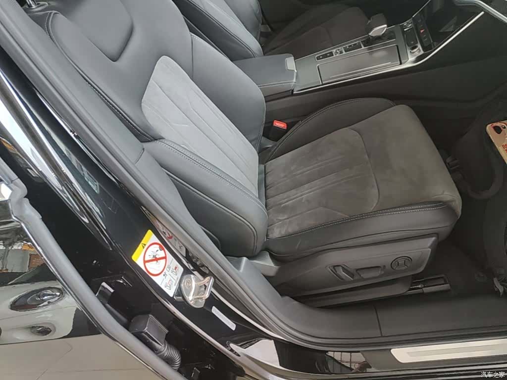 Audi A6L, 2019 25