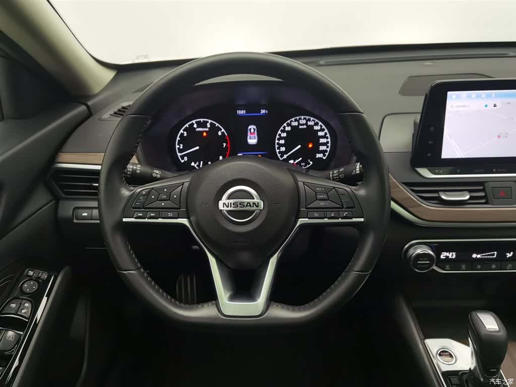 Nissan Teana, 2022 11
