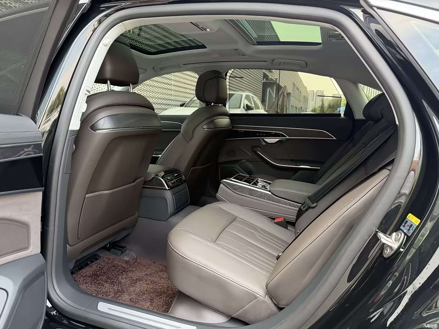 Audi A8L, 2025 15