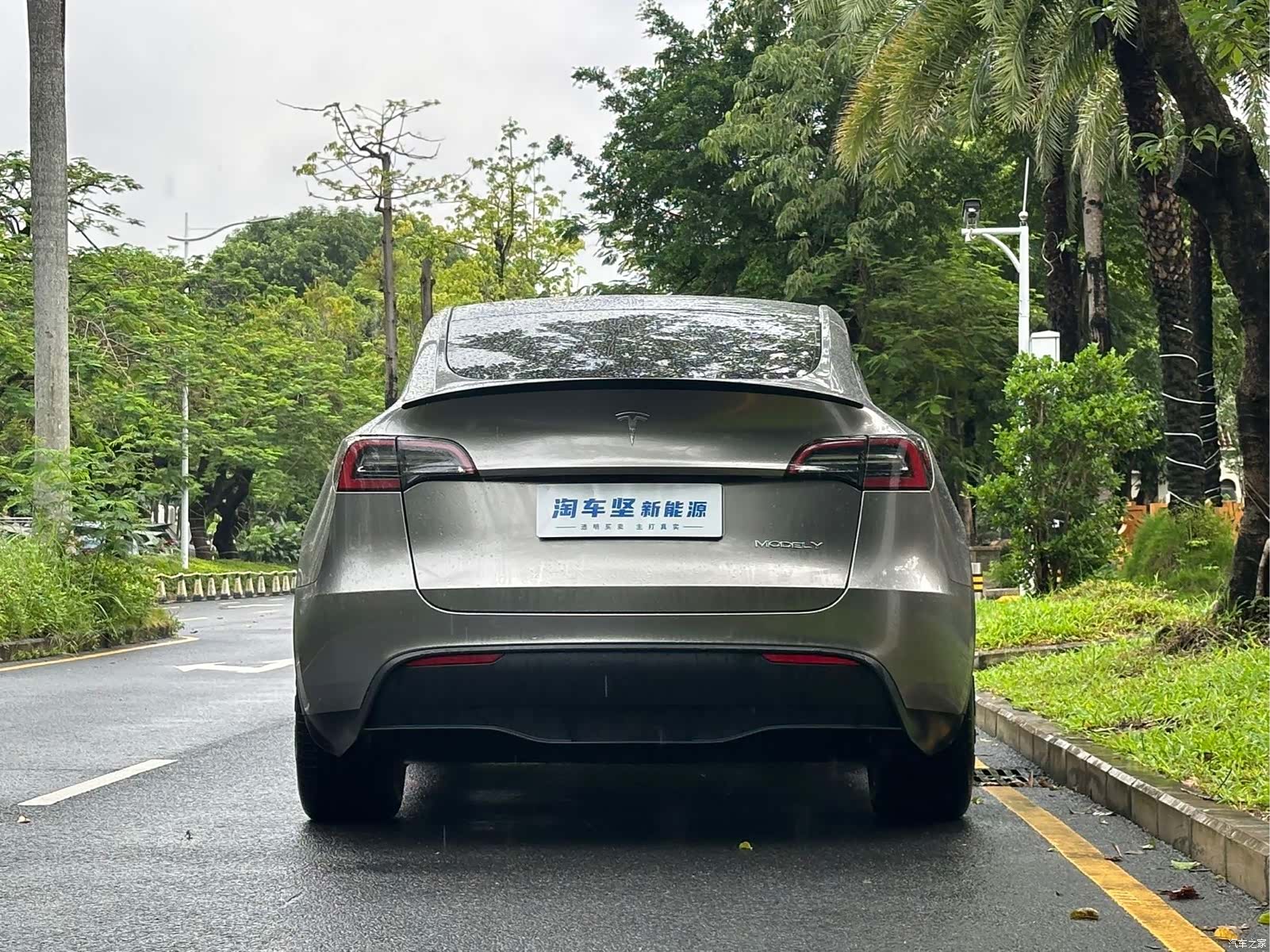 Tesla Model Y, 2022 все фото
