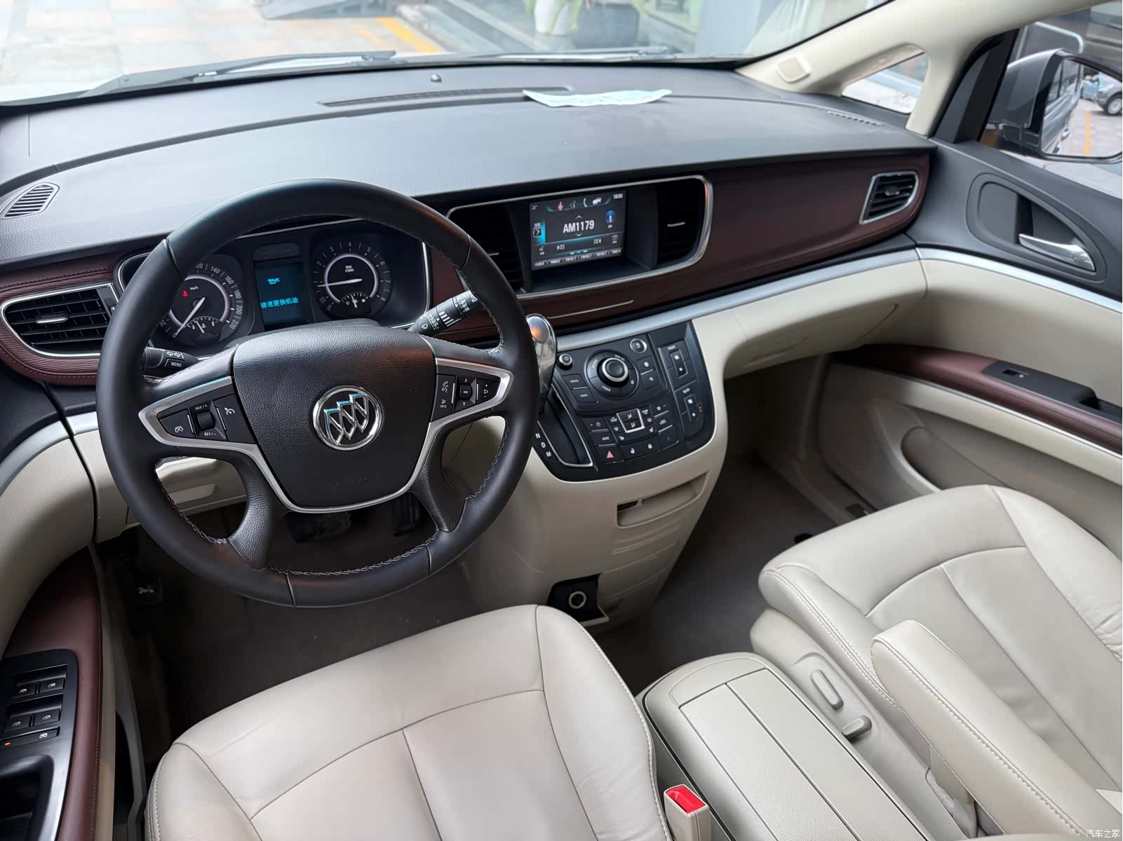 Buick GL8, 2017 3