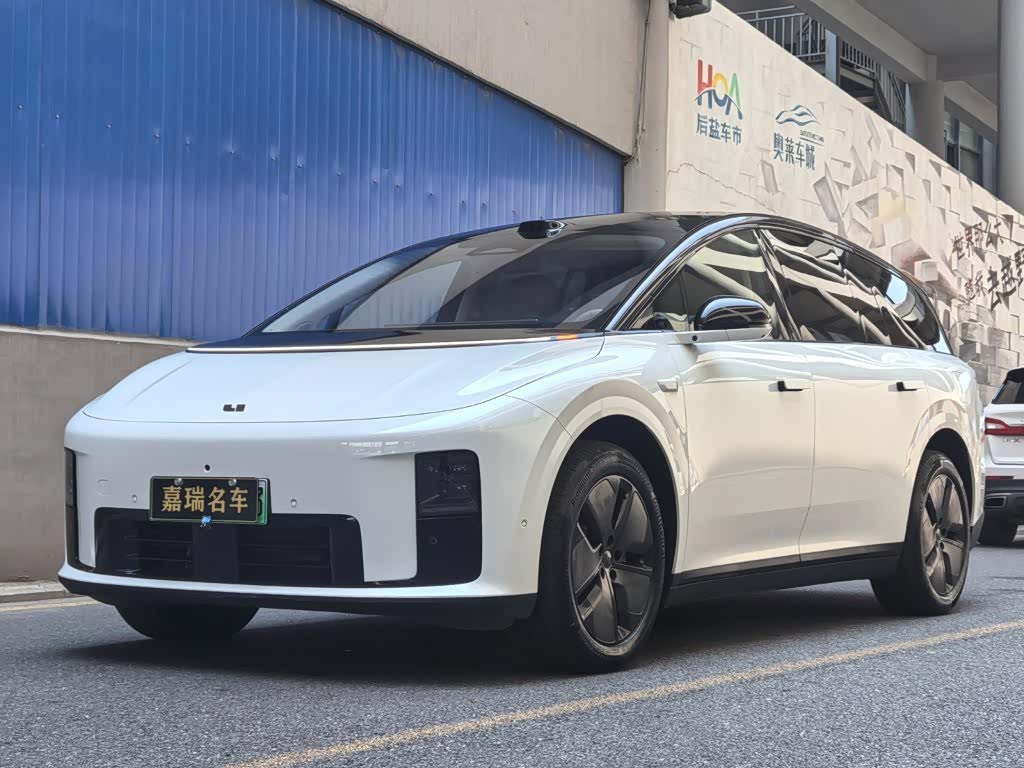 Li Auto i8