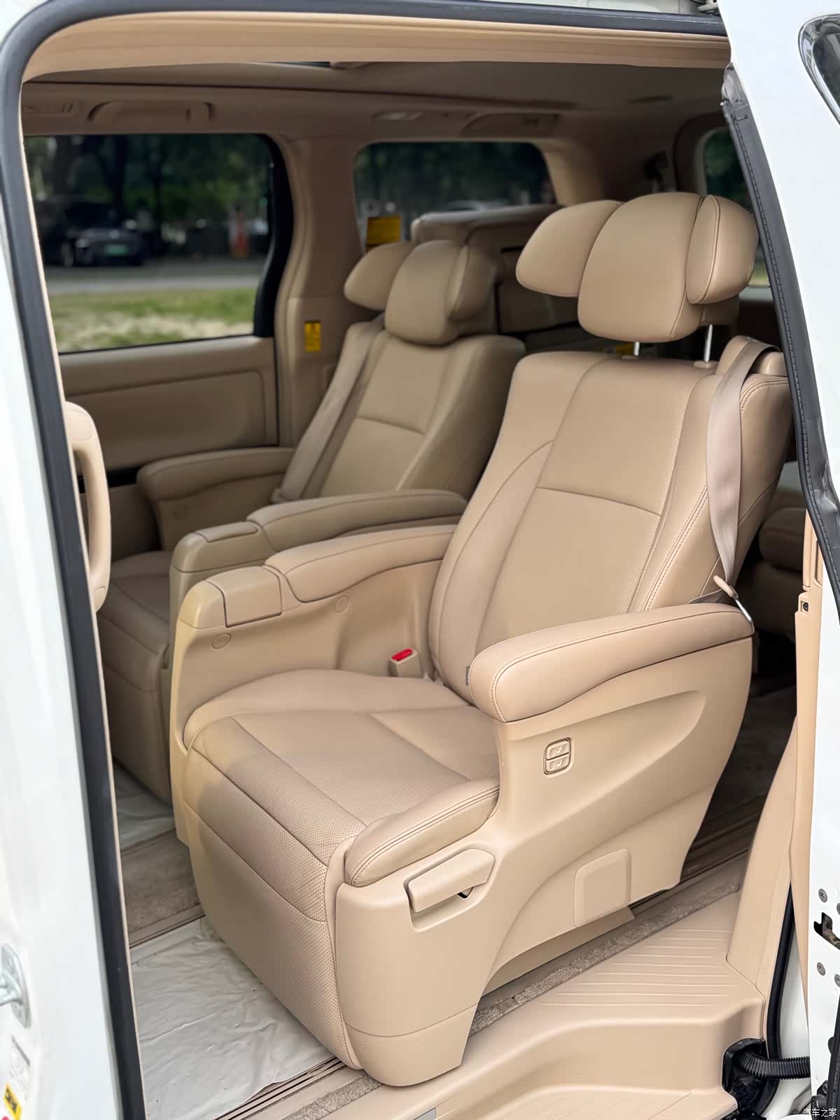 Toyota Alphard, 2012 9