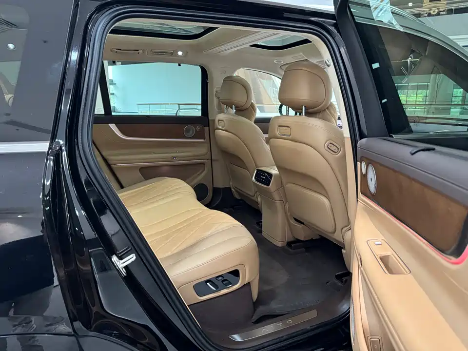 AITO Ask the world M9