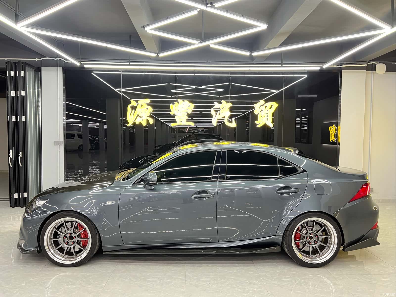 Lexus IS, 2016 все фото
