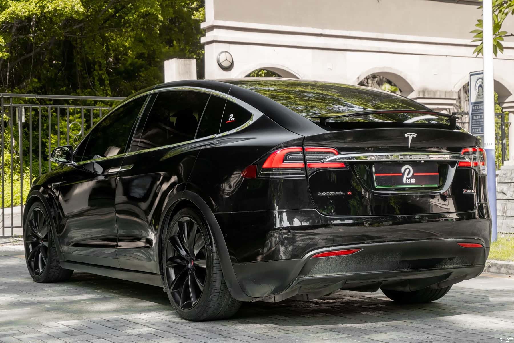 Tesla Model X, 2017 6
