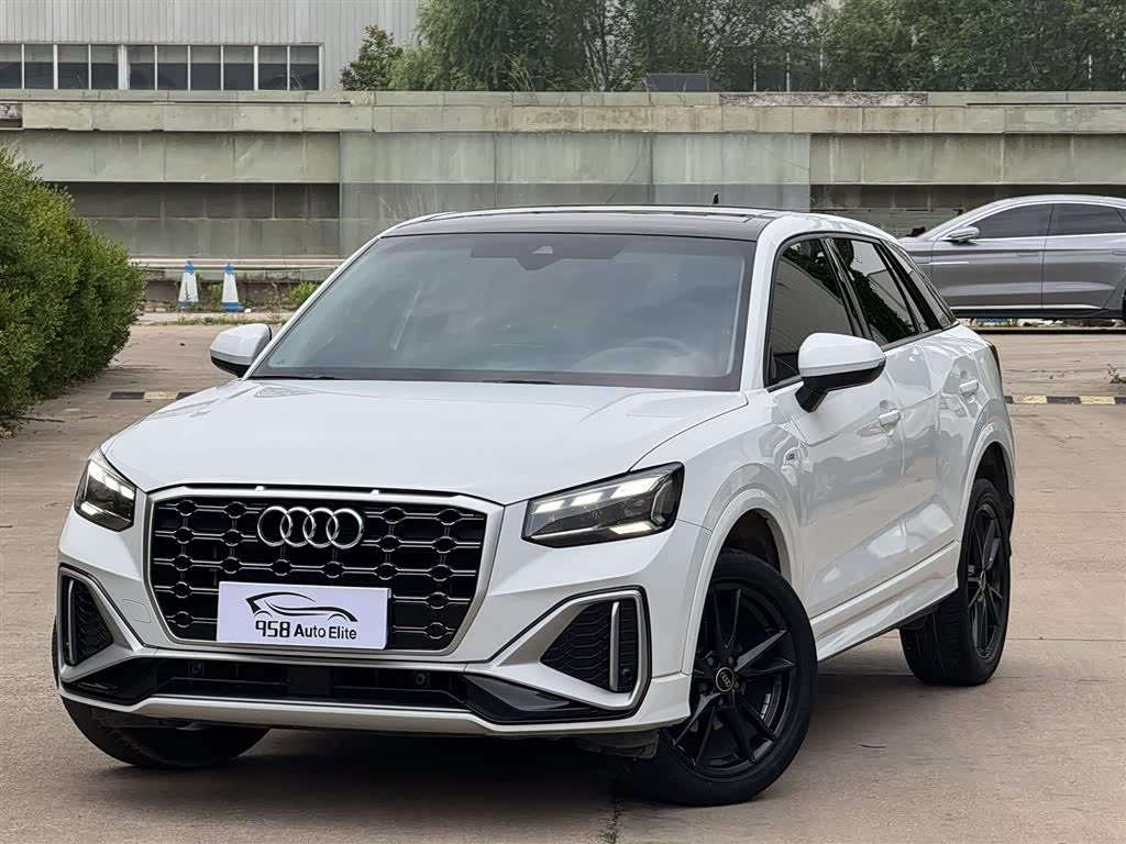 Audi Q2L