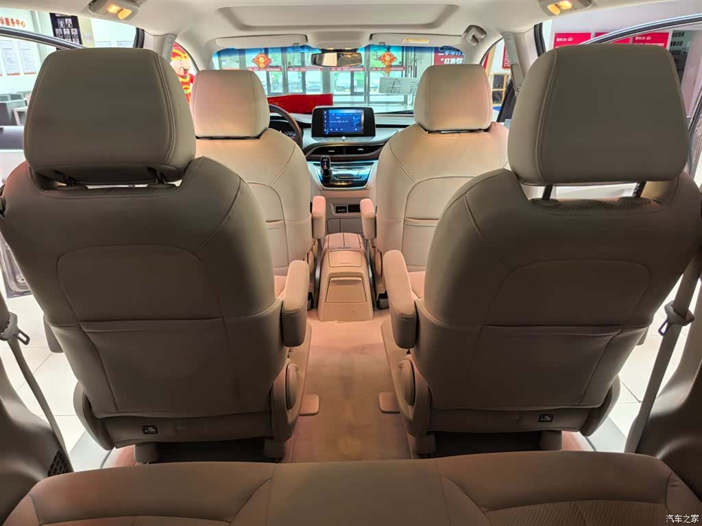 Buick GL8, 2022 9