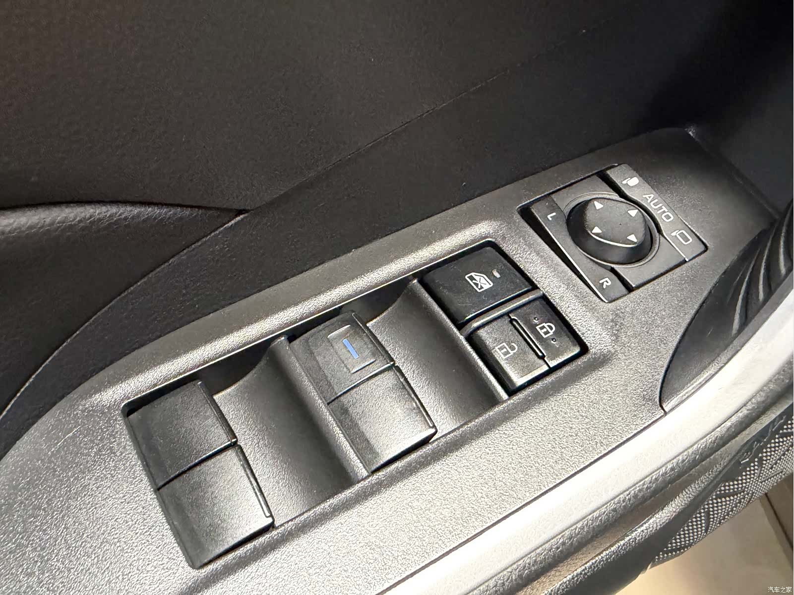 Toyota RAV4, 2022 10