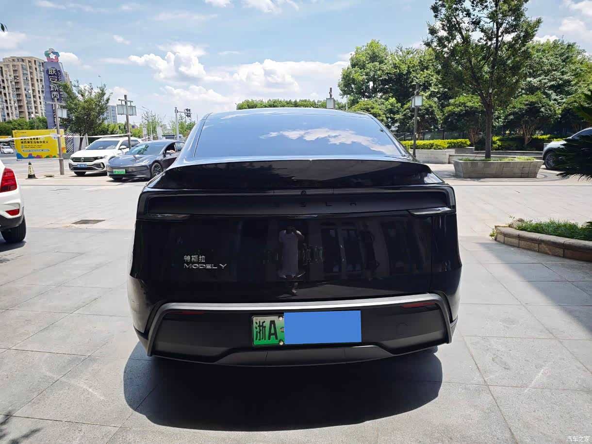 Tesla Model Y, 2026 16