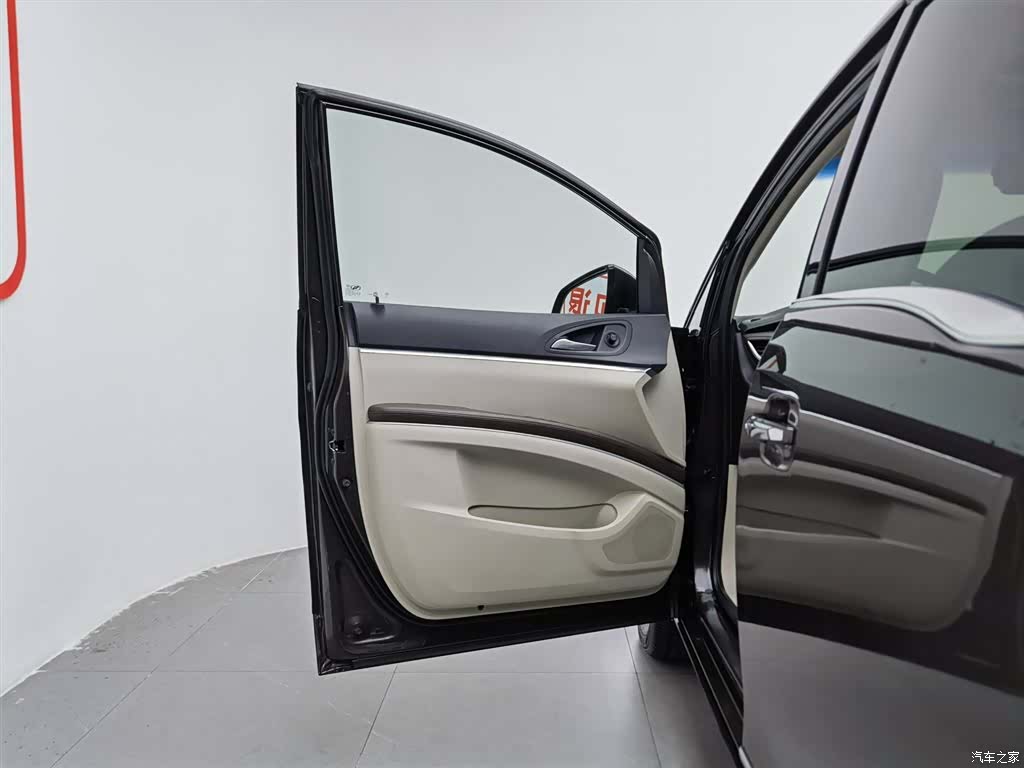 Buick GL8, 2021 8