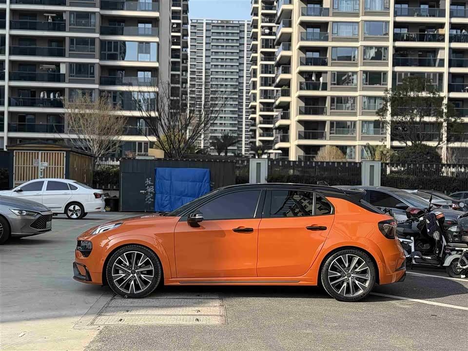 Lynk & Co 02 Hatchback