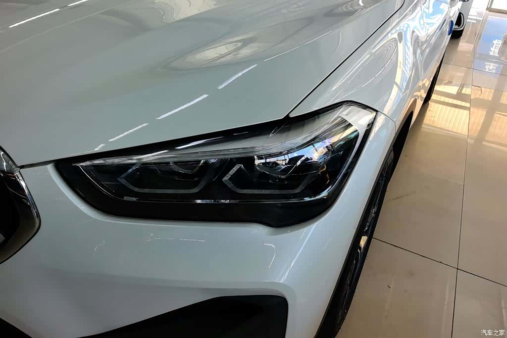 BMW X1, 2020 все фото