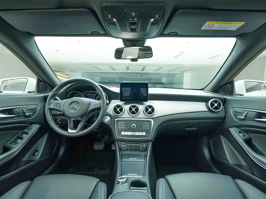 Mercedes-Benz CLA