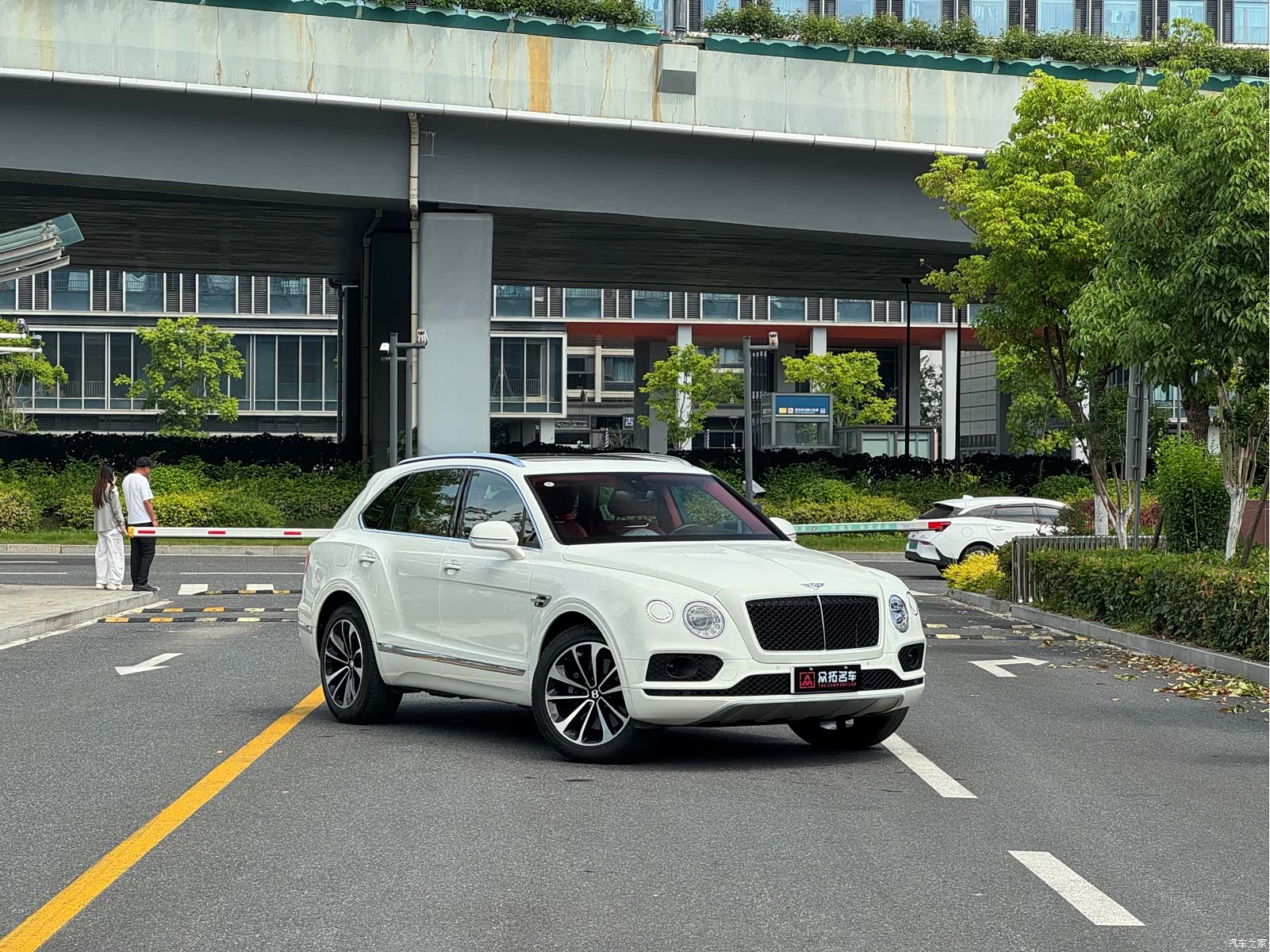 Bentley Bentayga, 2018 3