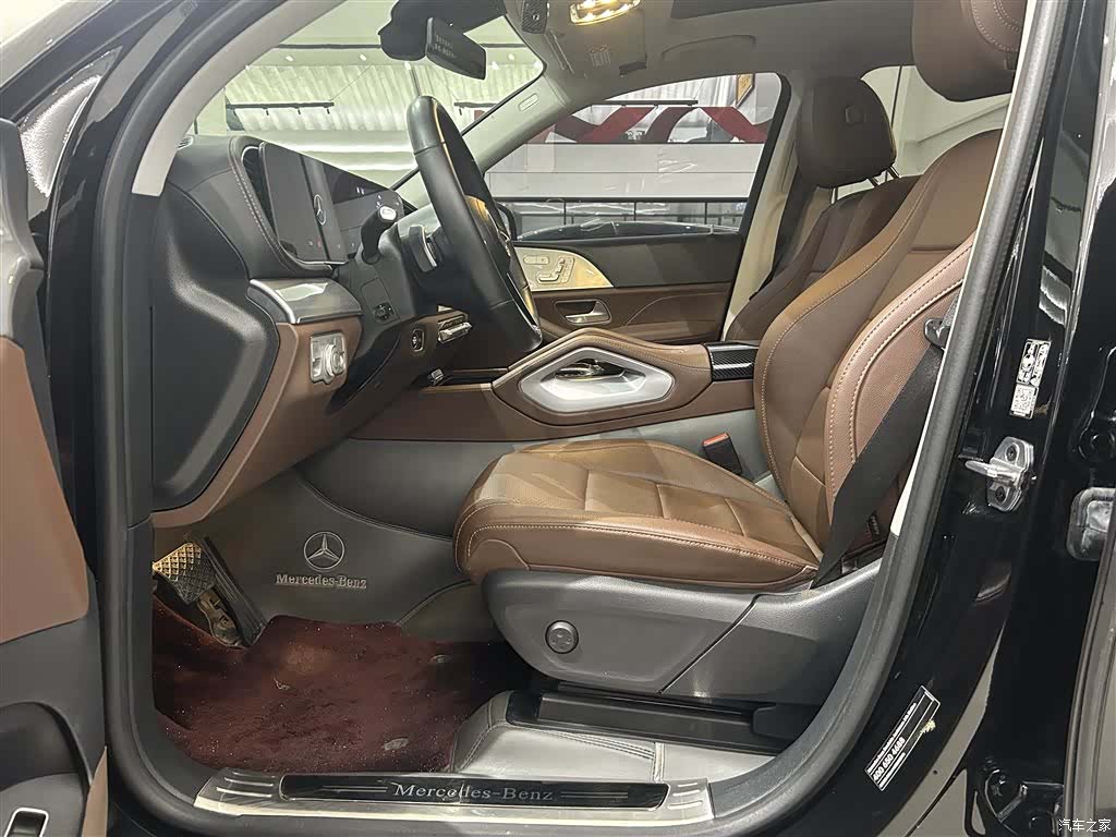 Mercedes-Benz GLS, 2024 7