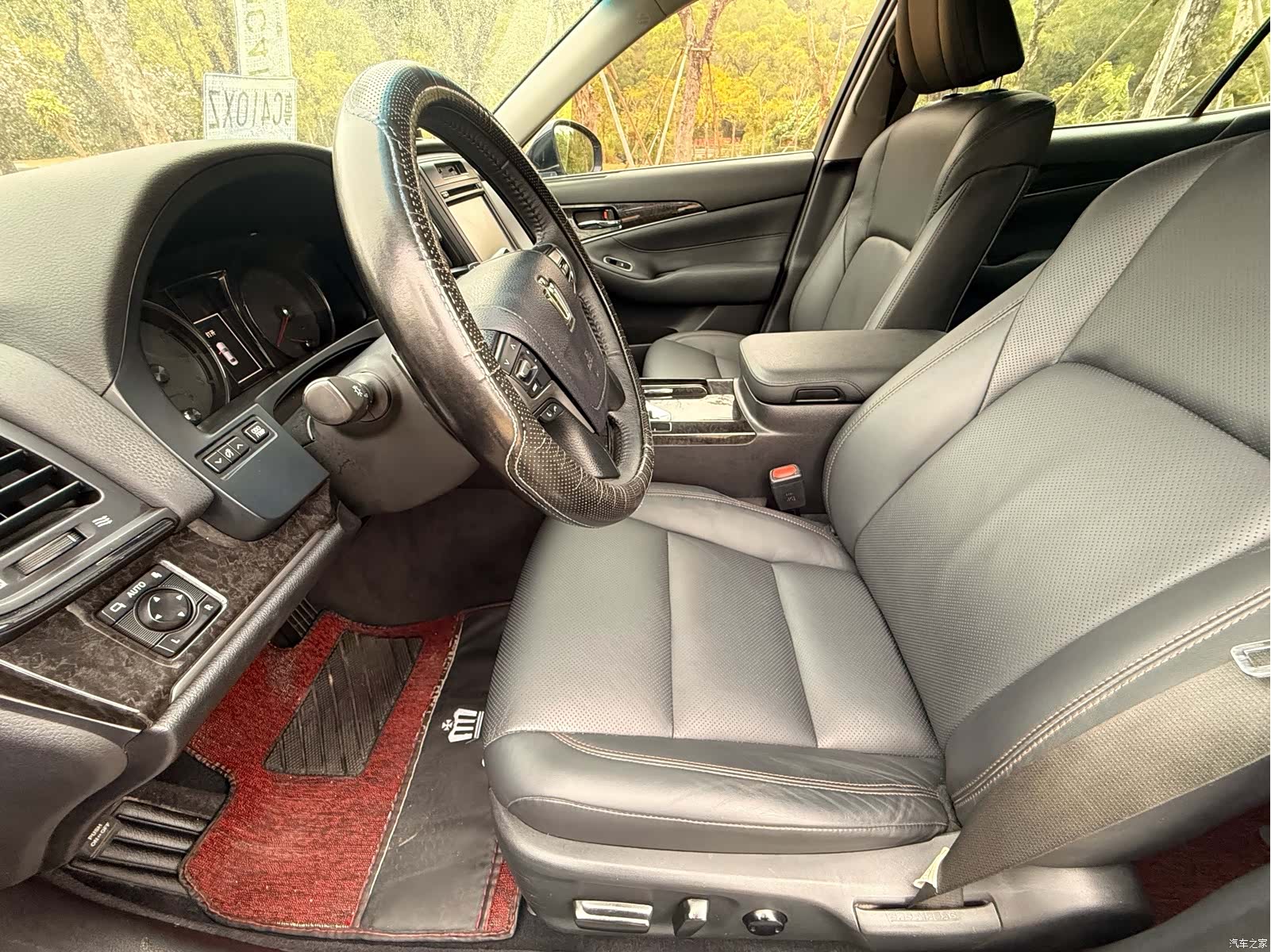 Toyota Crown, 2018 4