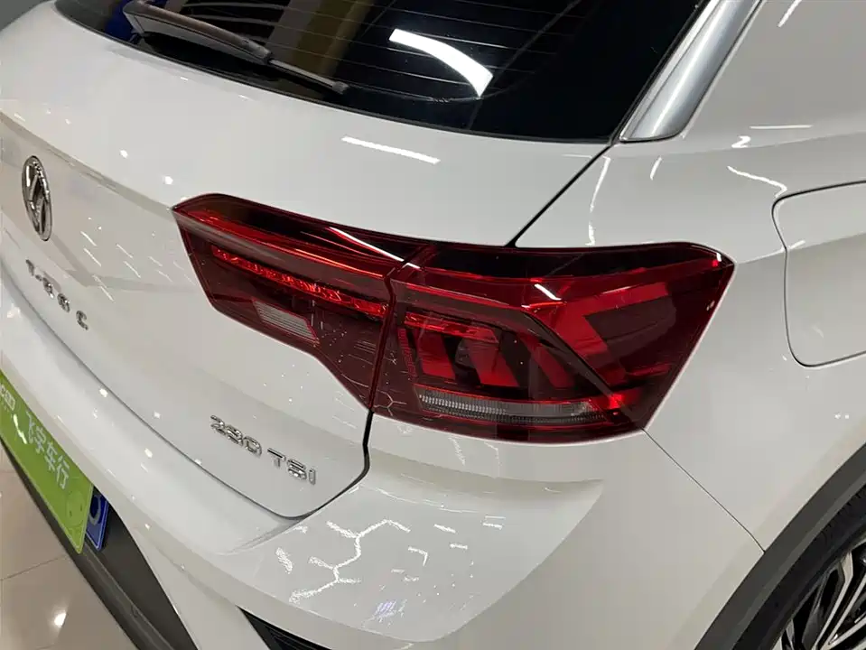 Volkswagen T-ROC exploring Songs