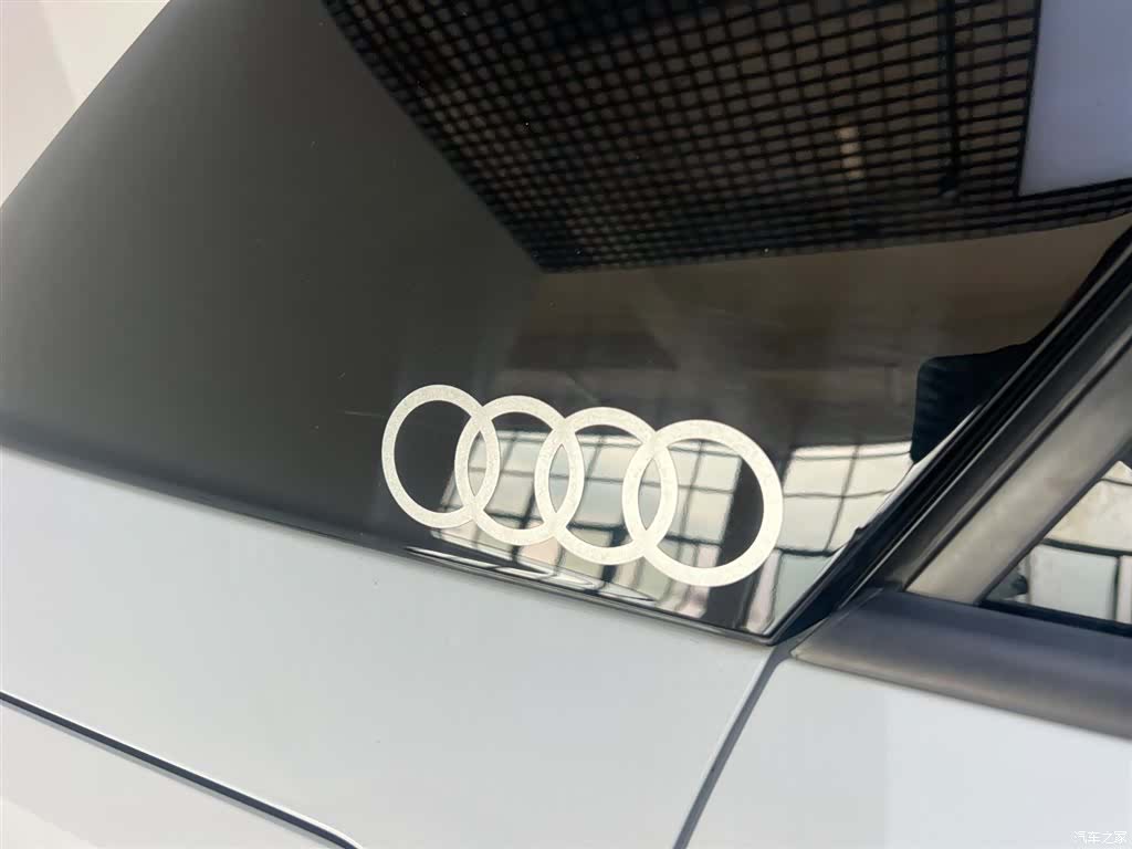 Audi Q2L, 2023 12