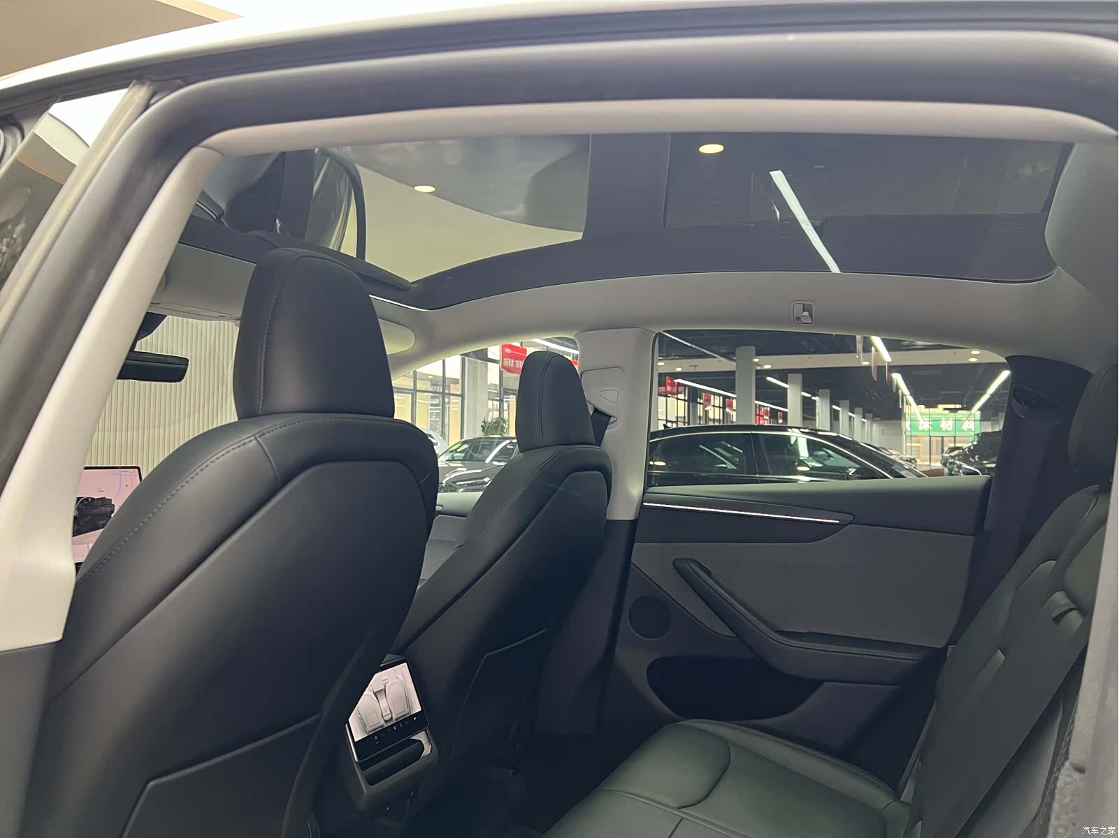 Tesla Model Y, 2025 19