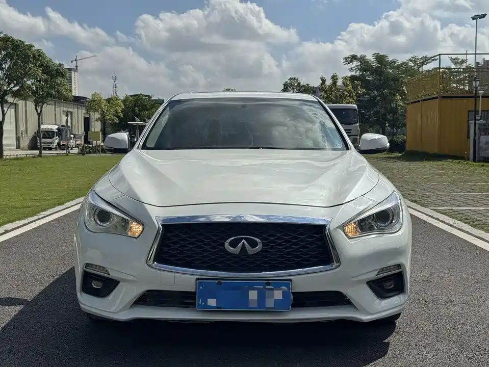 Infiniti Q50L