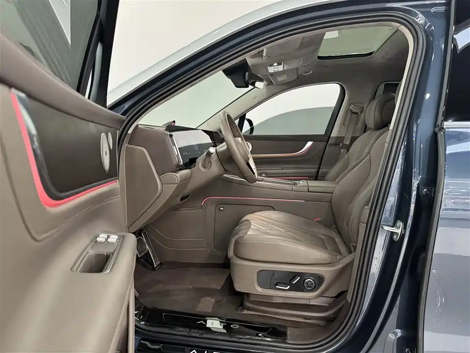 AITO Ask the world M9