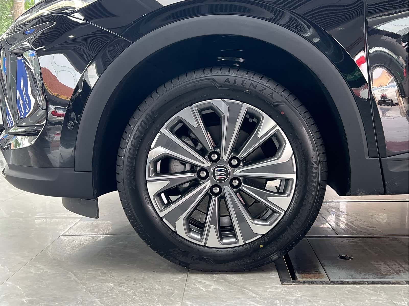 Buick Envision Plus, 2025 10