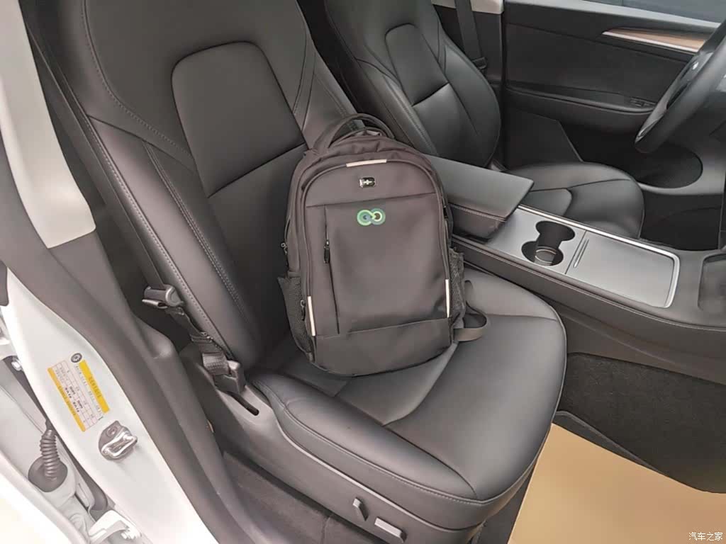 Tesla Model Y, 2021 25