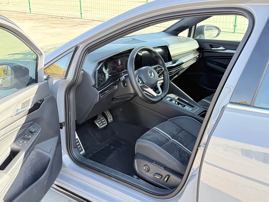 Volkswagen Golf 2023, фото 6