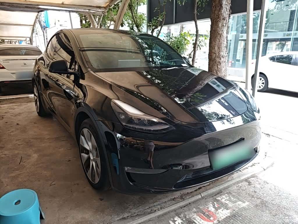 Tesla Model Y, 2022 4