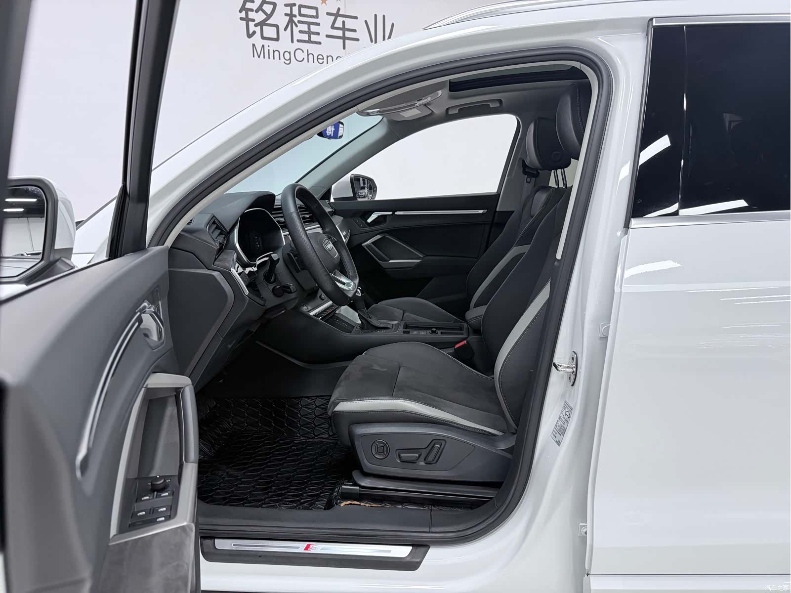 Audi Q3, 2022 10