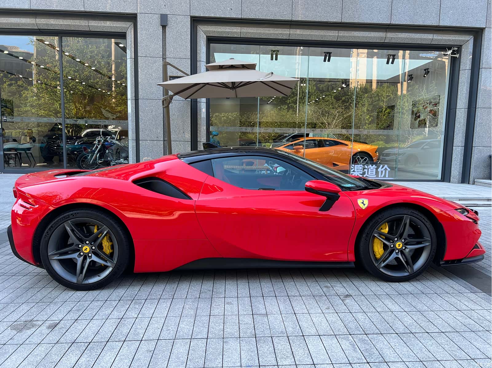Ferrari SF90, 2022 6