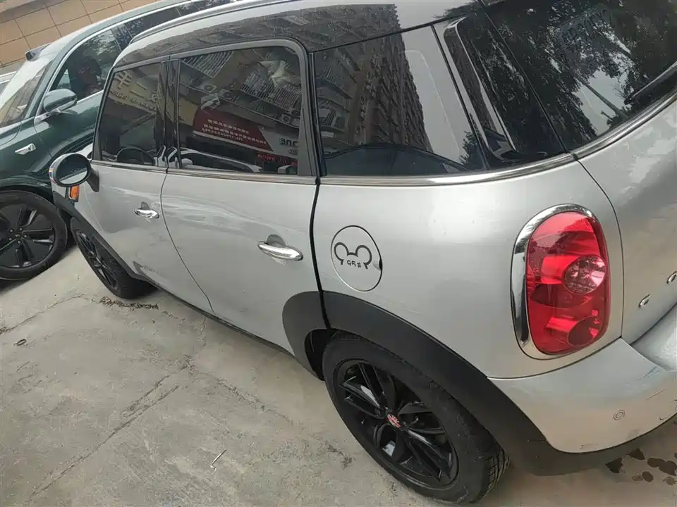MINI COUNTRYMAN