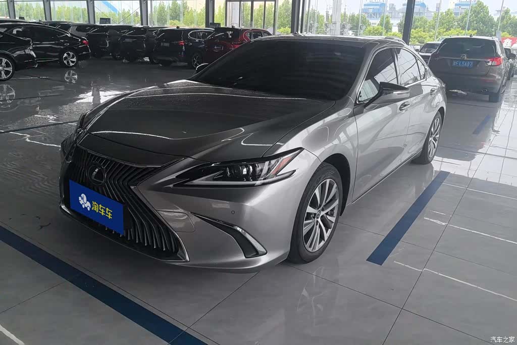 Lexus ES, 2020 1
